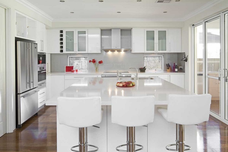 Tủ bếp phải thiết kế phù hợp với không gian tổng thể căn nhà